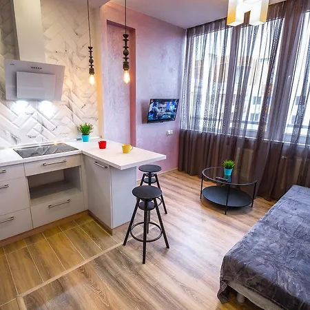 Apartment Luxury In A Bright House On Srednefontanskaya 35